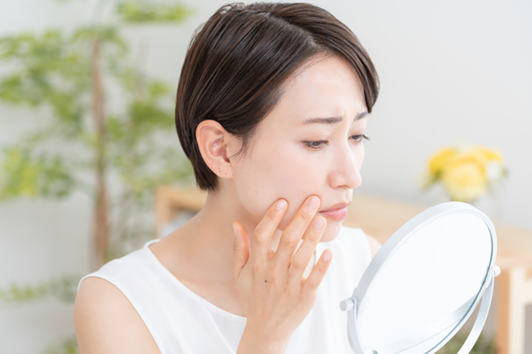 エイジングケアとは？乾燥肌・敏感肌に優しい化粧水の選び方
                        