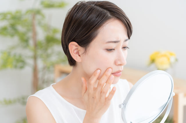 エイジングケアとは？乾燥肌・敏感肌に優しい化粧水の選び方