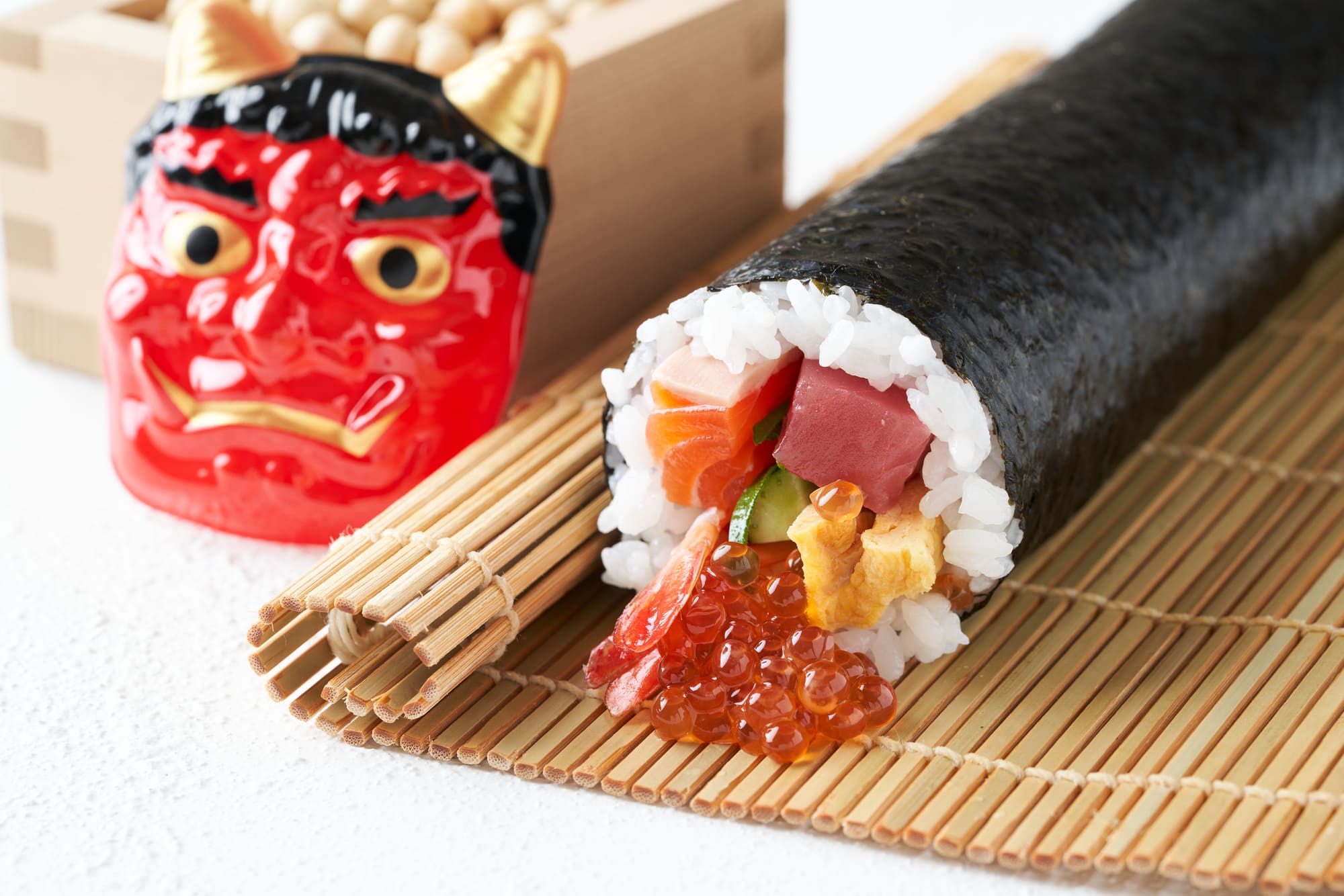 恵方を向いて食べる