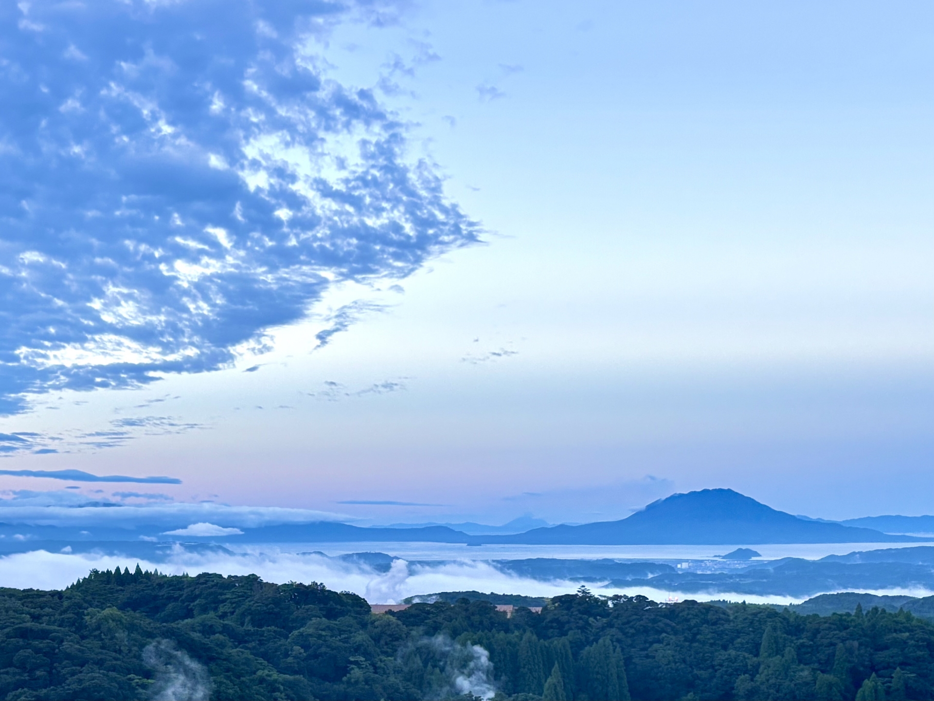 早起きしてもやることがないと楽しい時間を過ごす