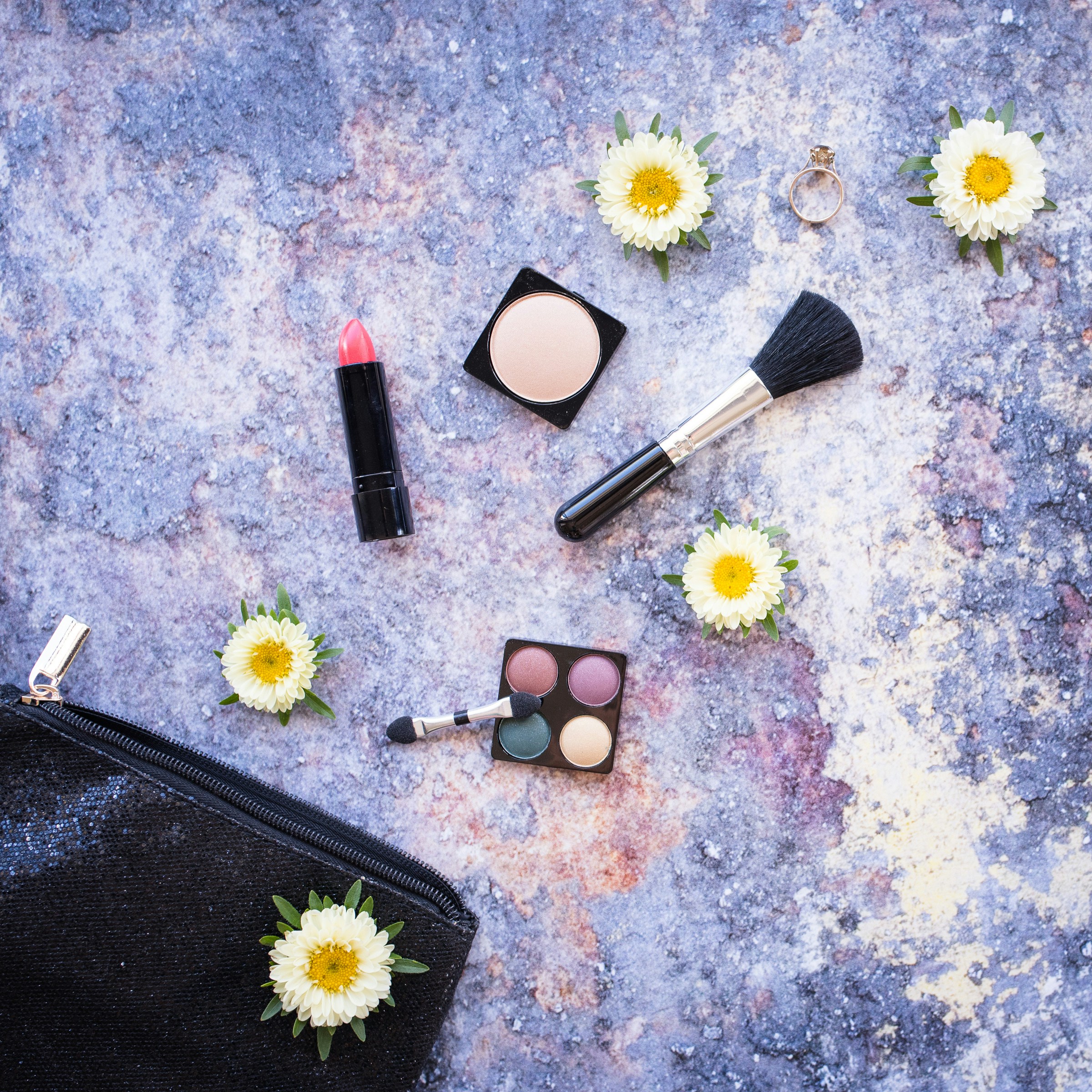 【色味編】ブルベ夏・冬別に似合うアイシャドウカラーの選び方