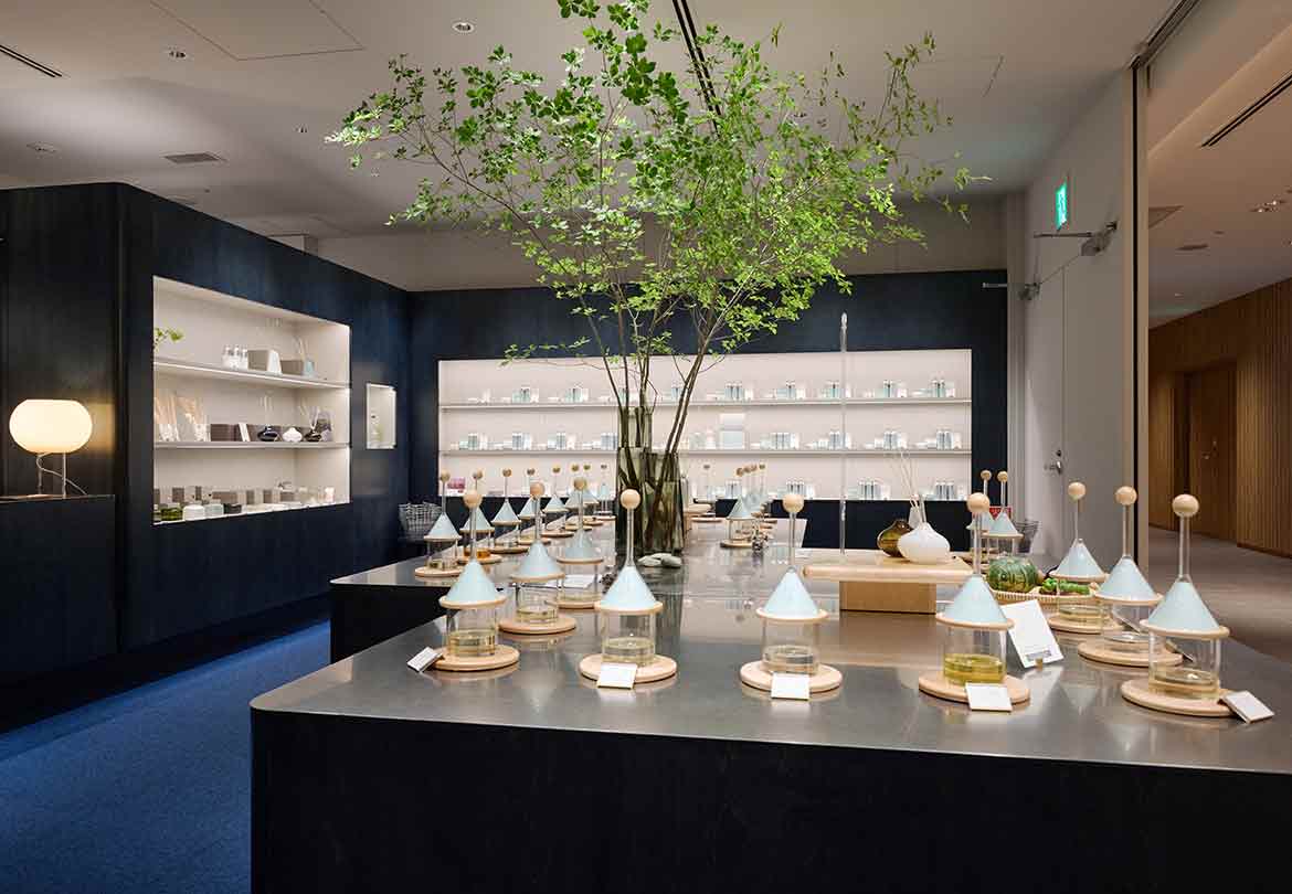 3つのアイテムとお気に入りの香りを見つけよう！