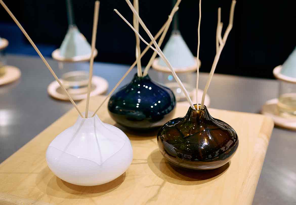 自然が生み落としたような、有機的なデザインの「minori」