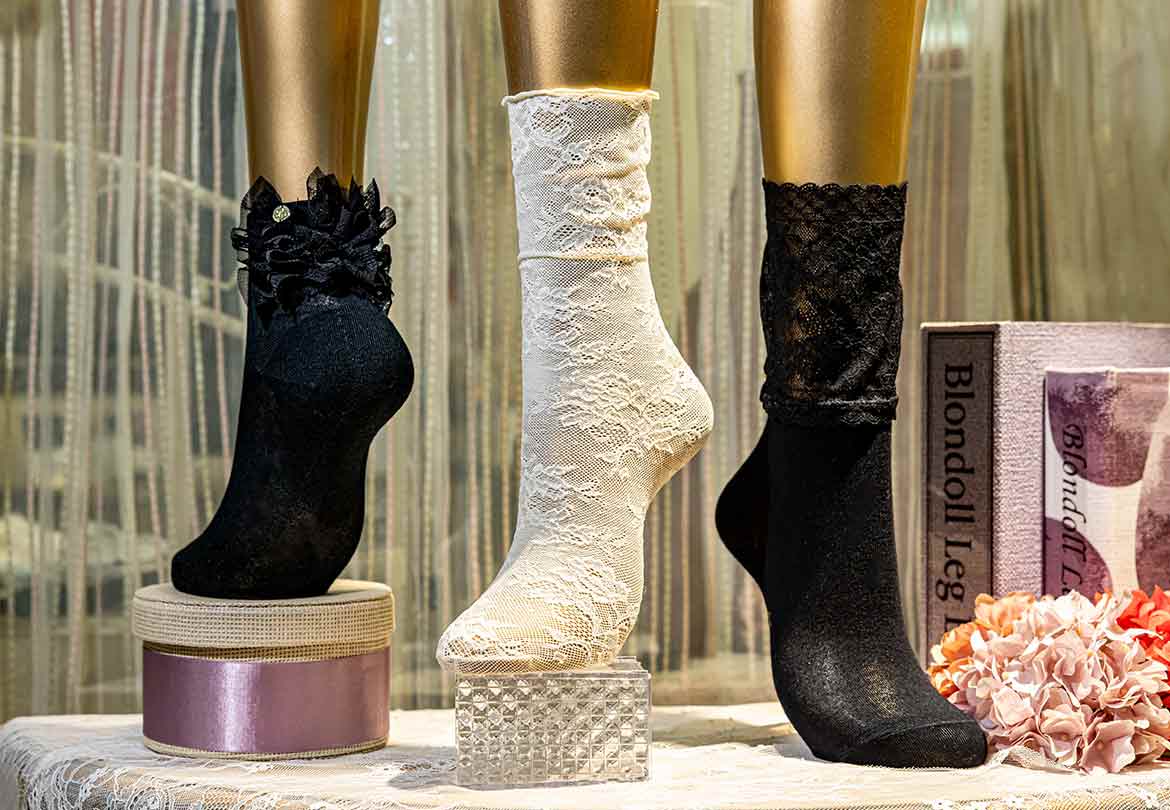 一番人気は、意匠が感じられるリュクスなデザインのソックス