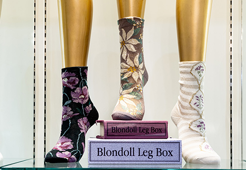 左から「ポピー柄」「ポインセチア柄」「フラワーウィンドウボーダー」