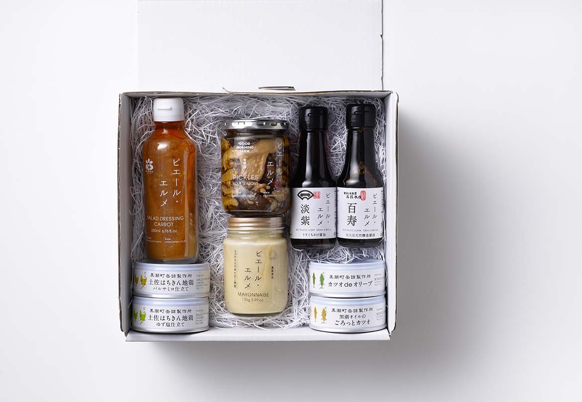 箱に綺麗に収まり、包装なしでもそのまま贈れます