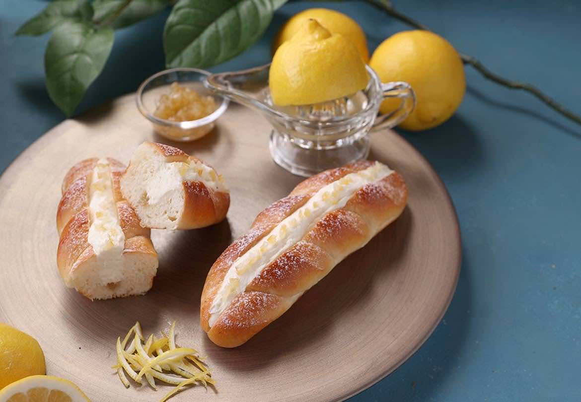 夏限定の国産レモンのミルクフランス 400円