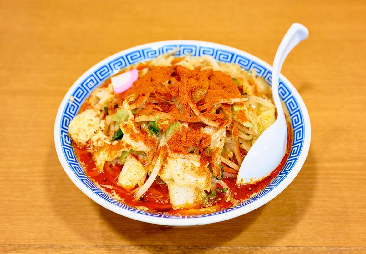 味噌スープに特製の激辛香味油が最高「辛激タンメン」880円
