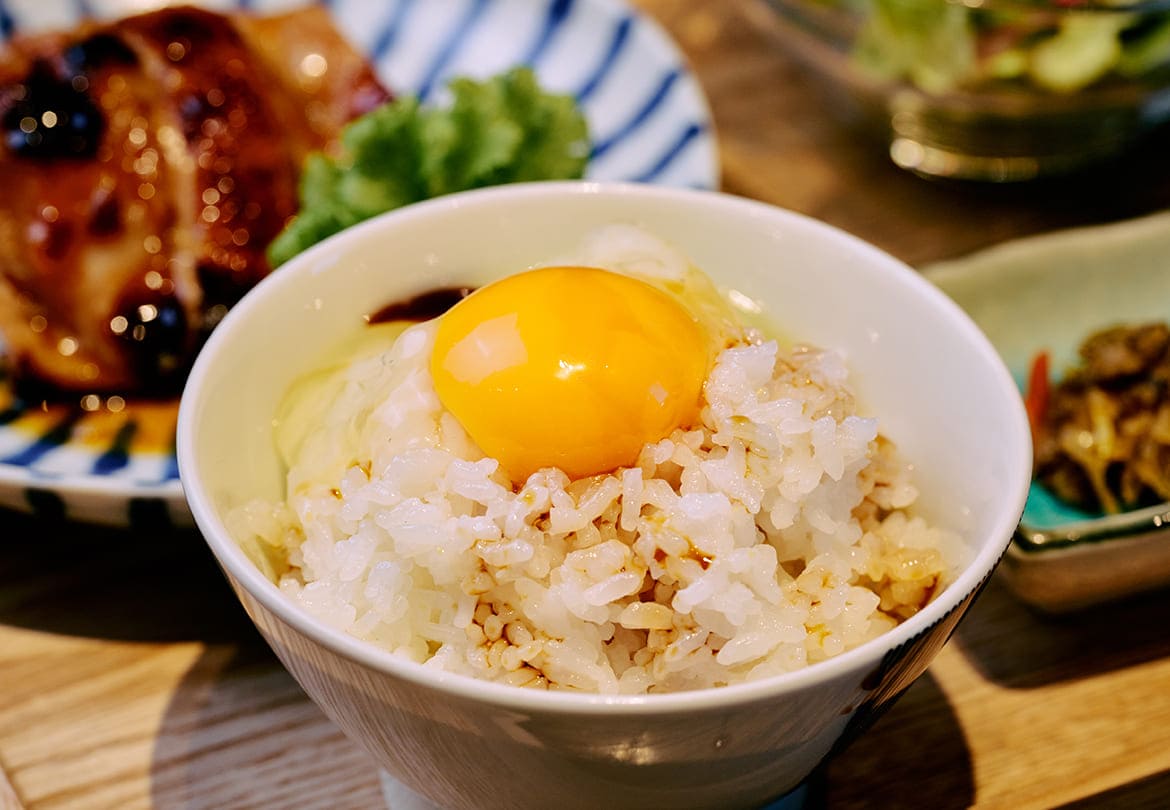 平日は「わんぱく卵」が1個無料なので2杯目はTKGに！