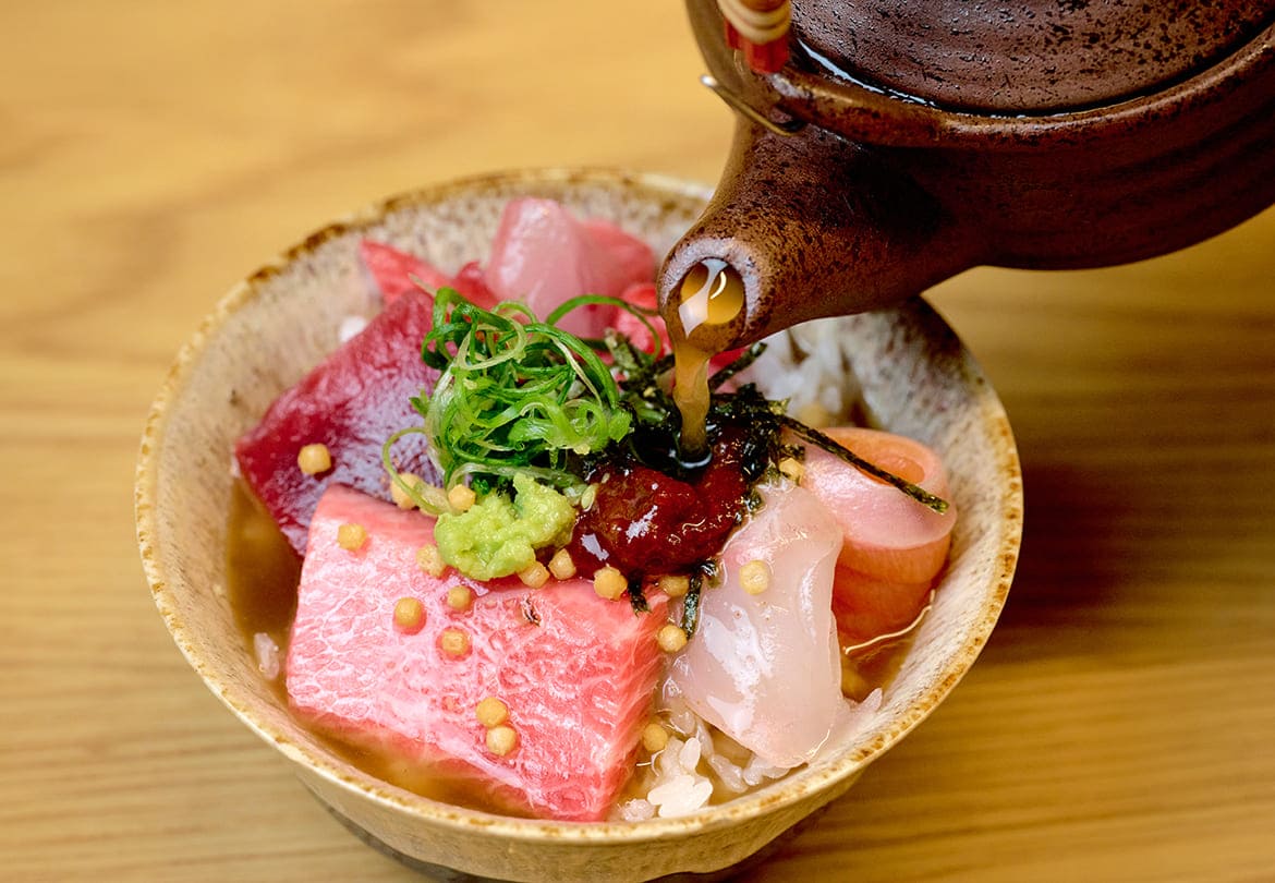 ほうじ茶入の出汁でお茶漬けに。コチュジャンも合う！