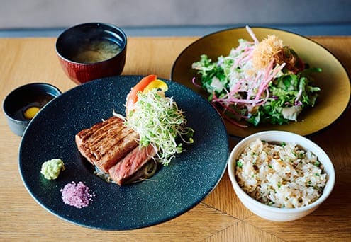 「特選サーロインステーキランチ」