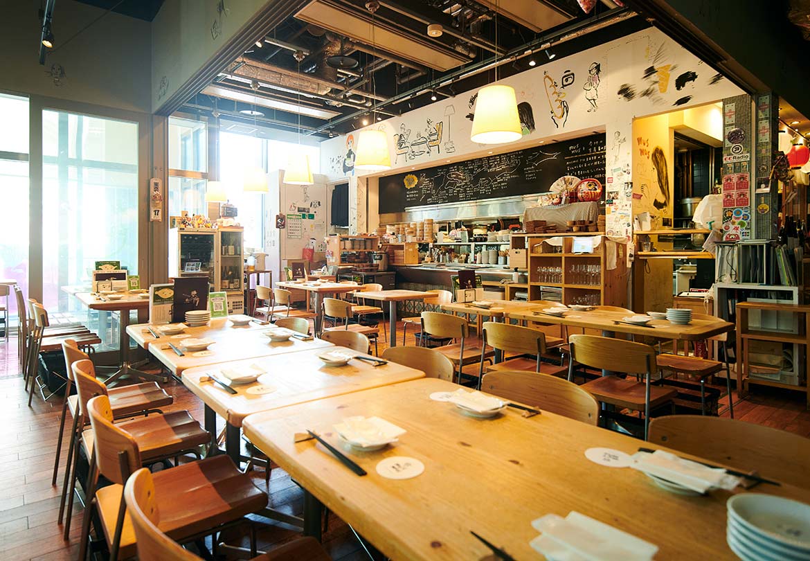 広々とした店内は複数人での食事会にもぴったり