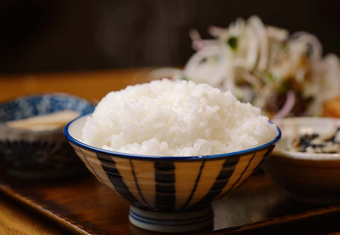 土鍋で炊くと米粒が立ち、甘味が引き立つ