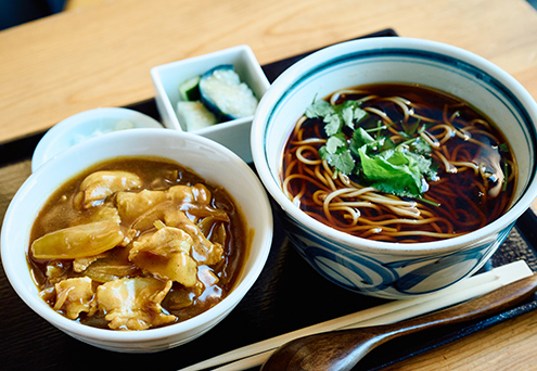 「カレー丼と蕎麦」