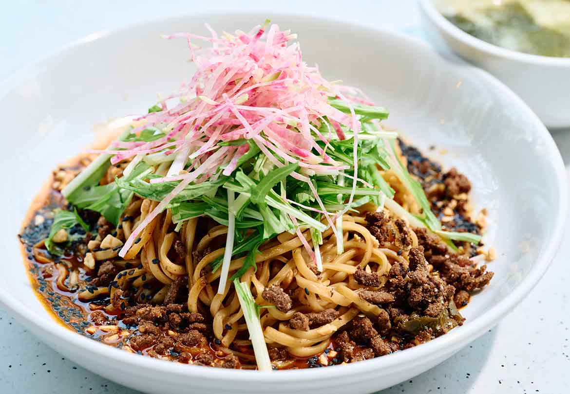 ガツンとしびれる、後引く辛味の黒ごま担々麺