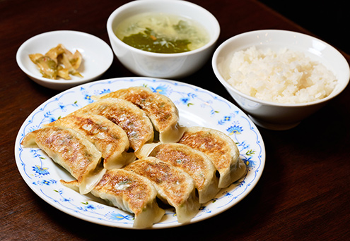 「ランチセット 大きなフィーフィー餃子（白飯・スープ・小菜付き）」