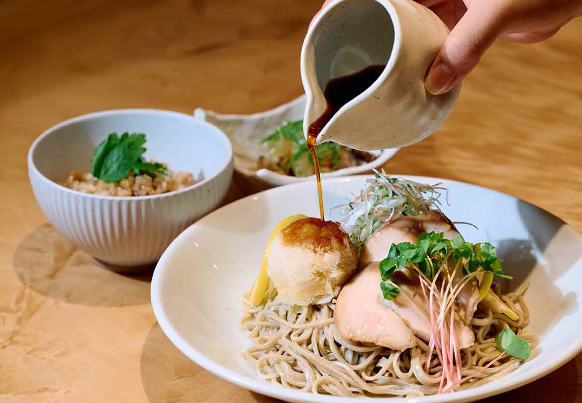 老舗蕎麦を存分にたのしめる豪華な「蕎麦ランチセット」