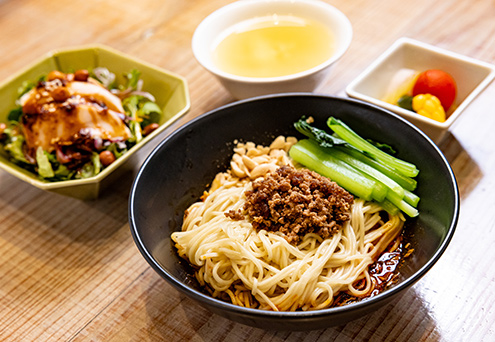 「よだれ鶏サラダ＋汁なし担々麺」
