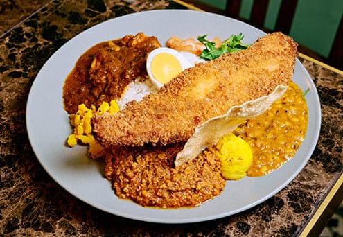 3種コンボ「チキンカレー＆キーマ＆MIX豆」＋「スパイシーフィッシュフライ」