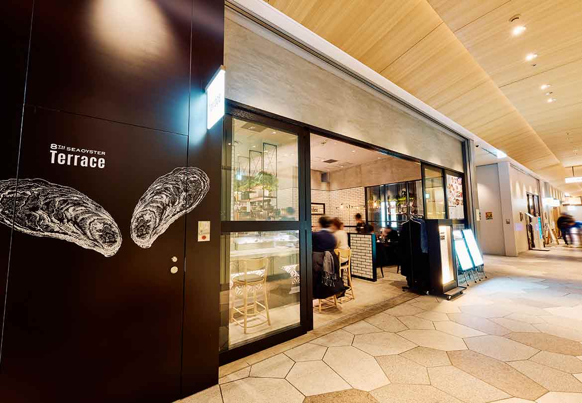 臨場感あるカウンター席はデートにも利用できそう！