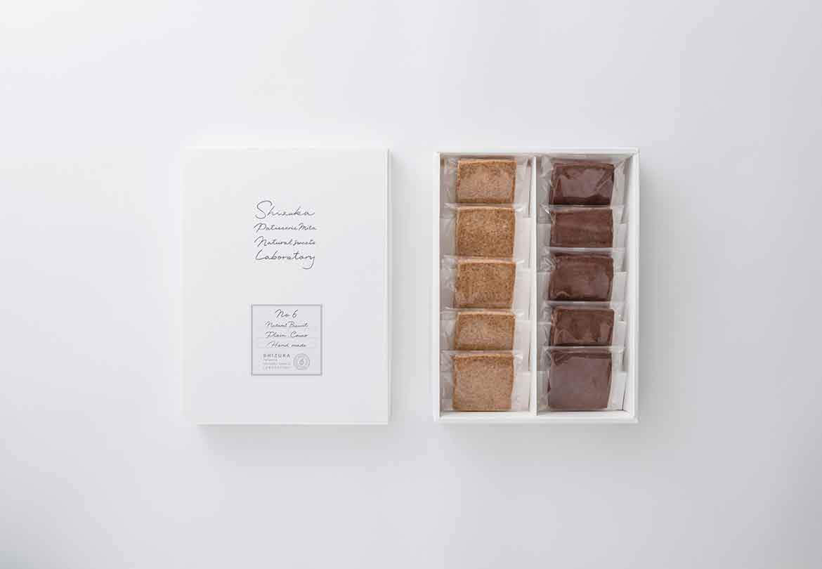 全粒粉とダブルカカオの2種のフレーバーが味わえる「No. 6 Natural Biscuit」3,024円