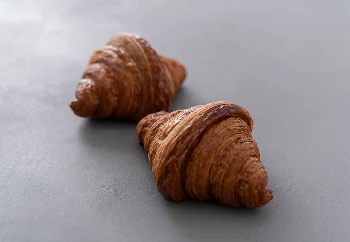 北海道産バター香る、芳醇な「クロワッサン」432円