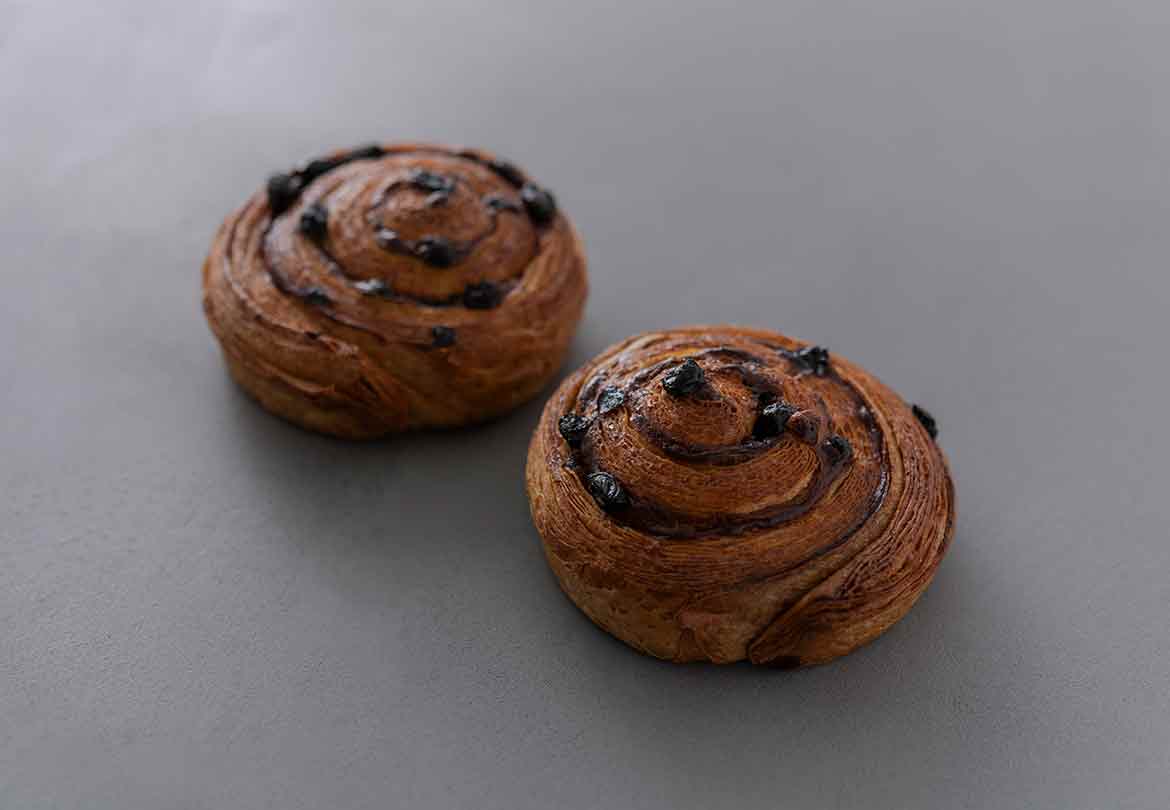 カスタードの甘みとぶどうの酸味が調和する「パン オ レザン」432円