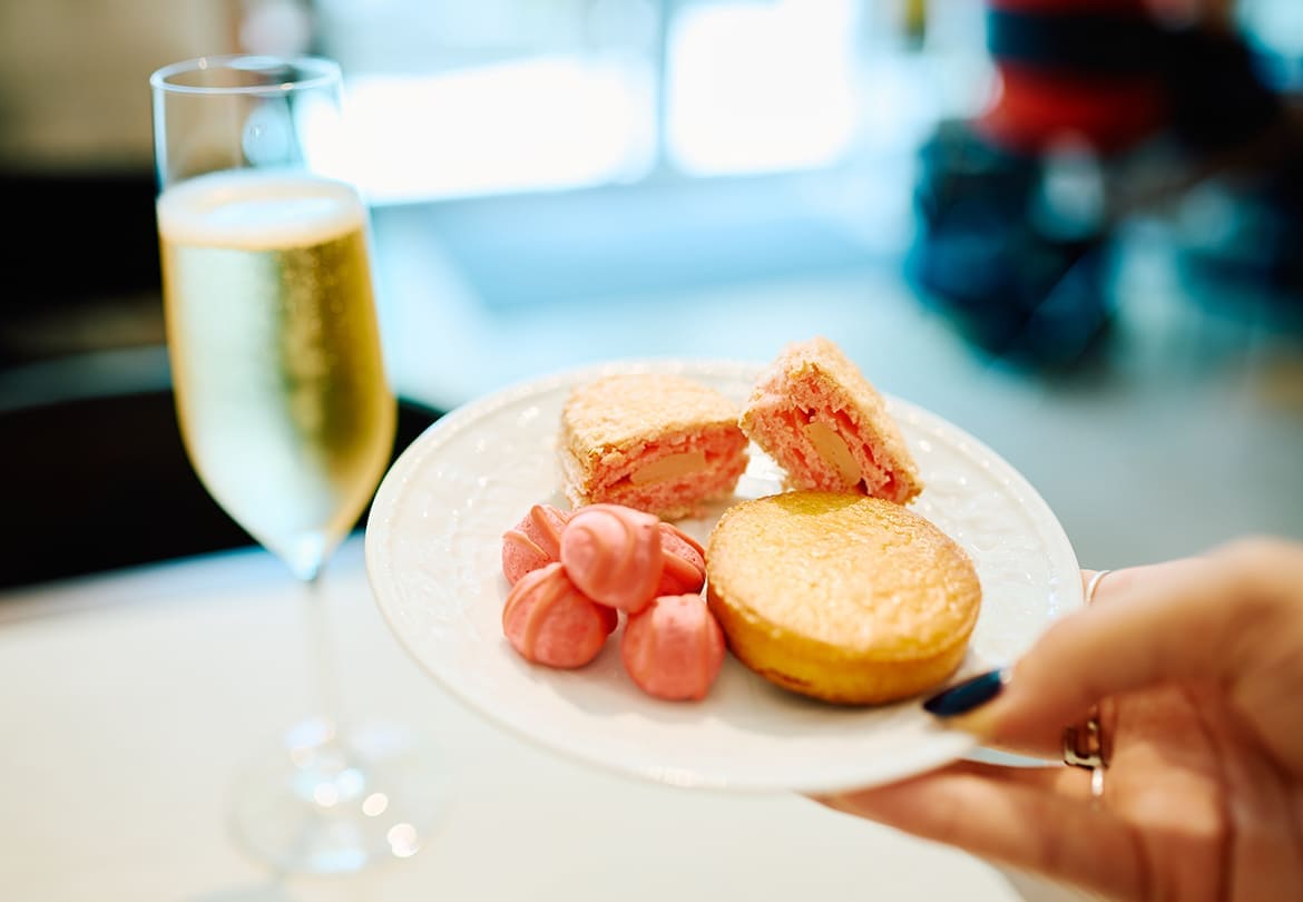 焼菓子とそれに合うシャンパンのペアリングセット「シャンパン et フールセック」1,100円～（選ぶお飲み物によって＋100円）