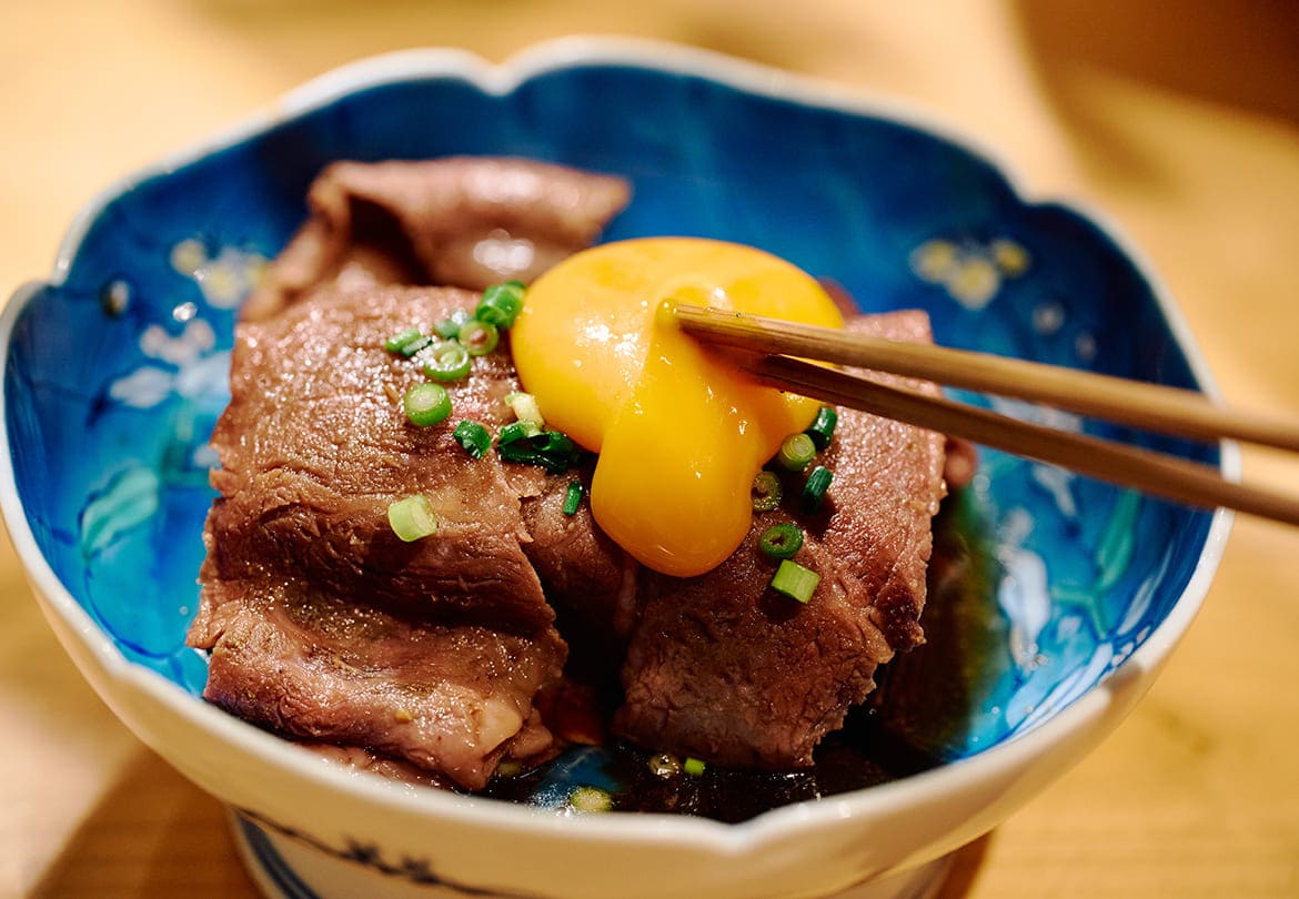 柔らかいお肉がたまらない「サブトンのレア肉豆腐」1,580円