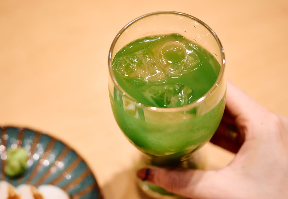 福寿園の抹茶を使った「宇治抹茶ハイ」528円
