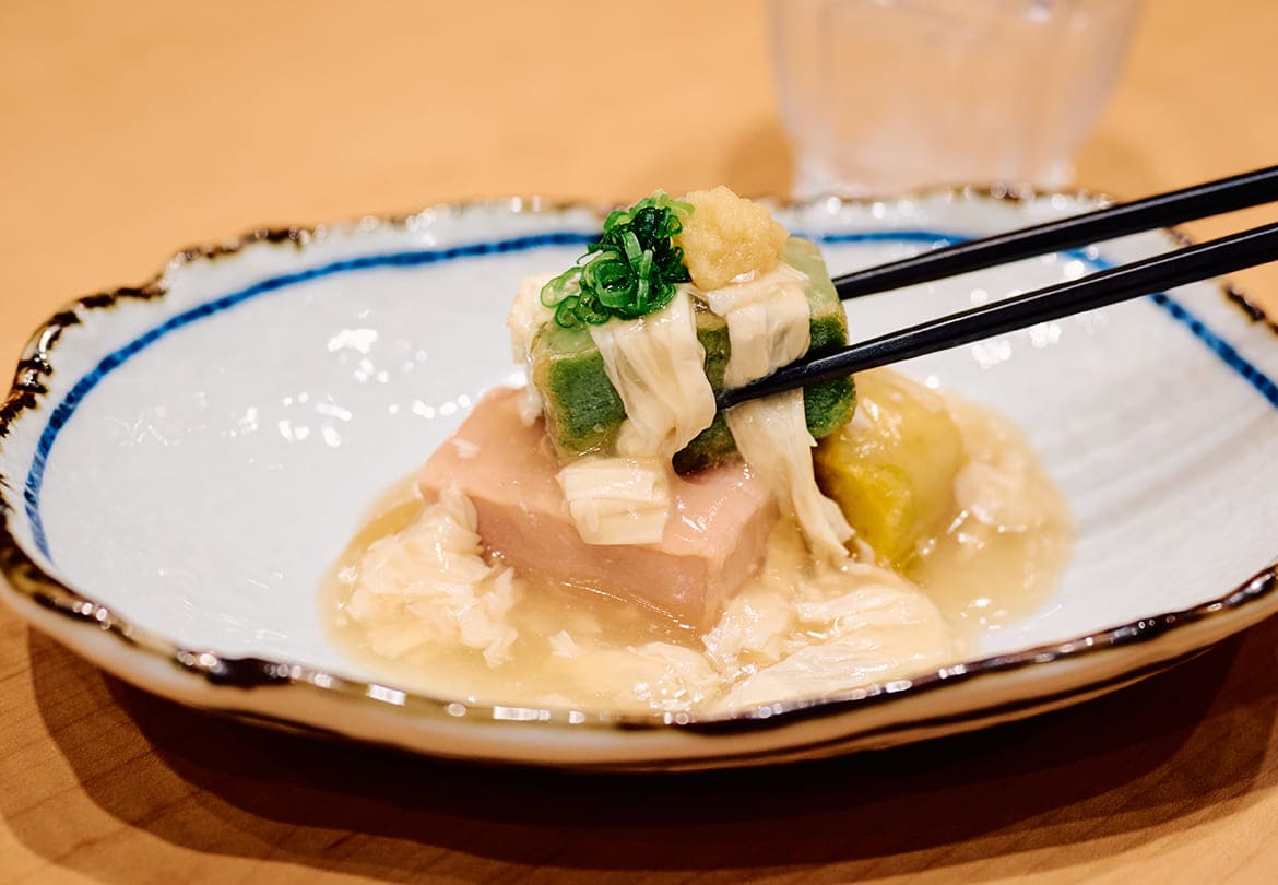 あんかけ仕立ての「湯葉と生麩の揚げだし」780円