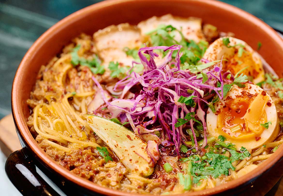 最後は牛モツを使った「メヌード・ラーメン」で〆