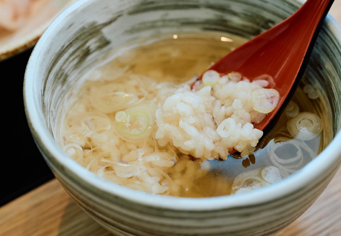 最後は出汁で炊き上げた「茶めしだしかけ」で〆