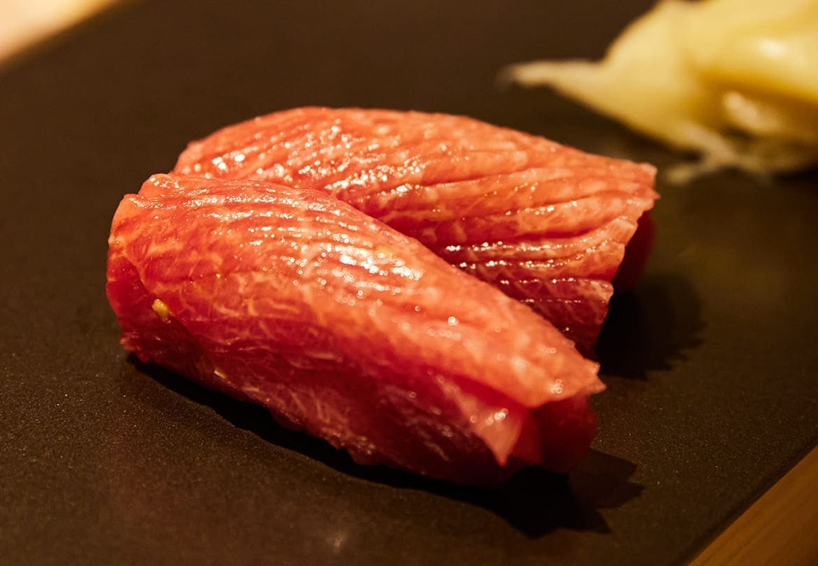 2週間熟成させた「大トロ」時価 ※写真は2貫です