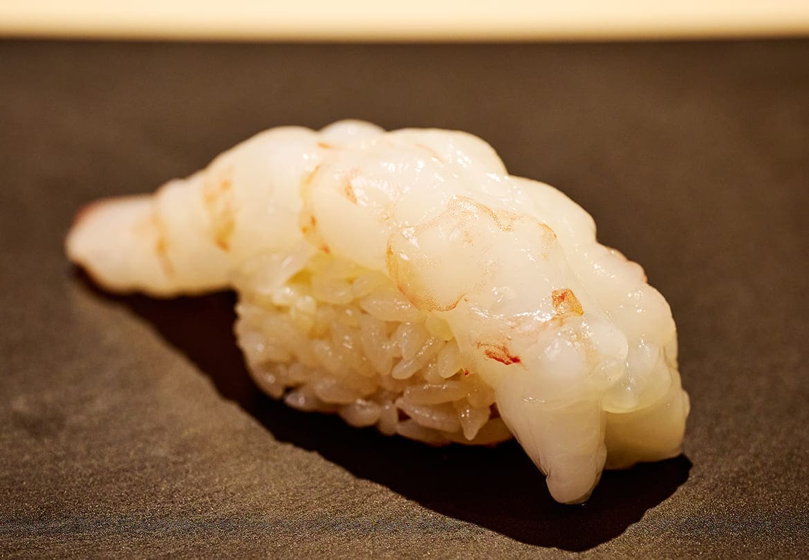 熟成4日でねっとりと濃い旨味「ボタン海老」940円