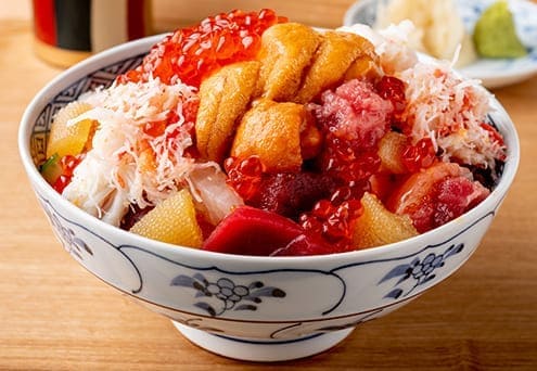 「贅沢海鮮丼」