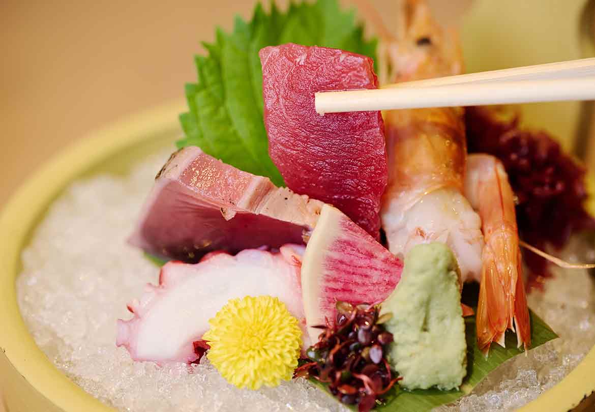 濃厚な味わいのマグロからいただきます