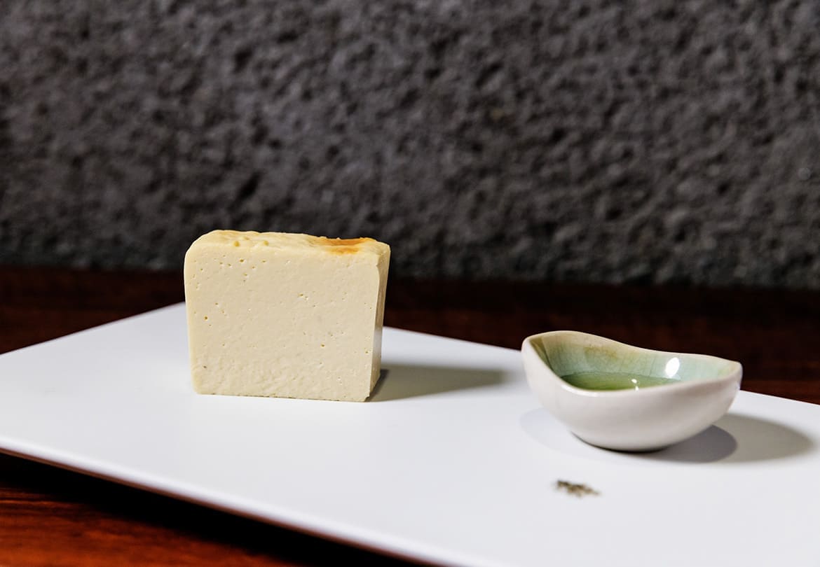 金宣茶という甘い香りのする中国茶を使った「金宣茶のチーズケーキ」800円