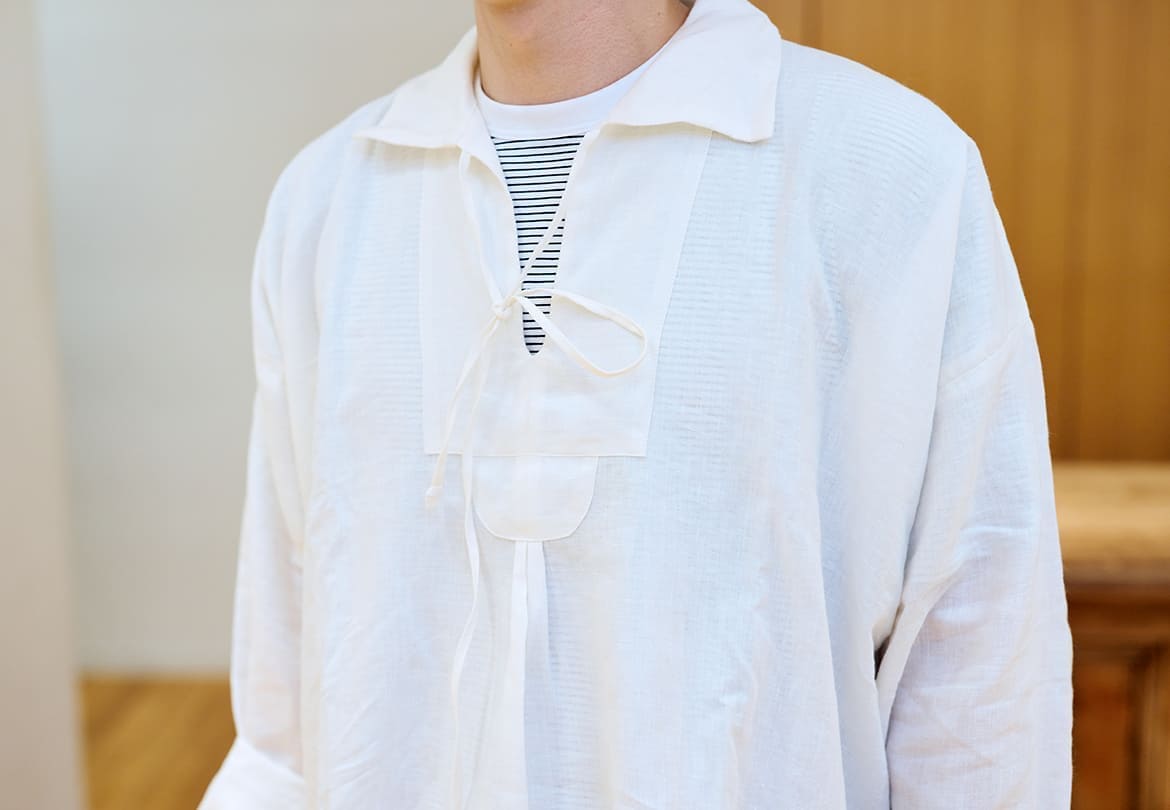 シャツはランバンやエルメスの元デザイナーによるブランドのもの