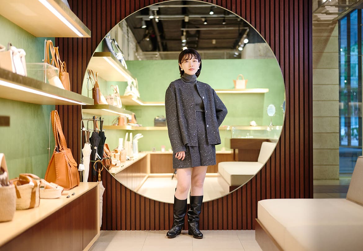 落ち着いたカラーリングで大人の上品さを