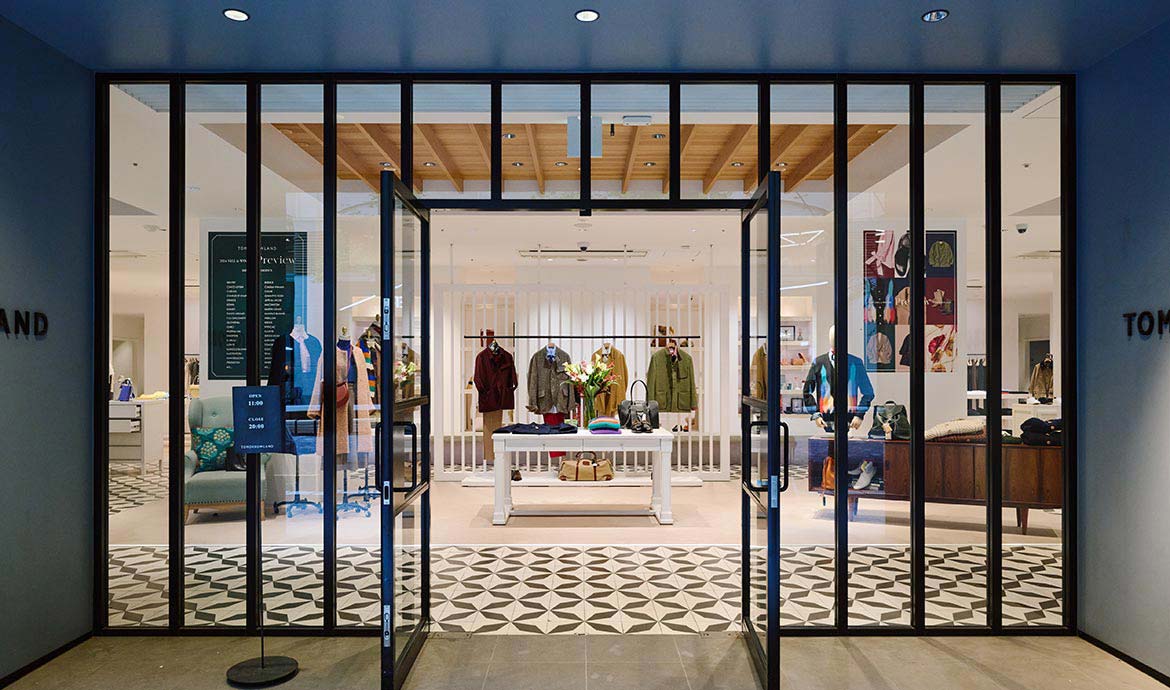 トゥモローランド 丸の内店