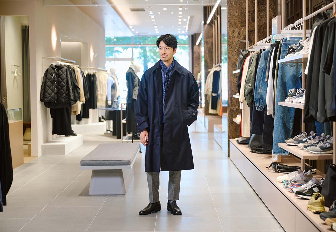 アウターは裾が長めでゆったりとしたシルエットが特徴