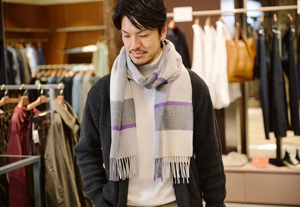 淡い色味で統一することで大人っぽくまとまる