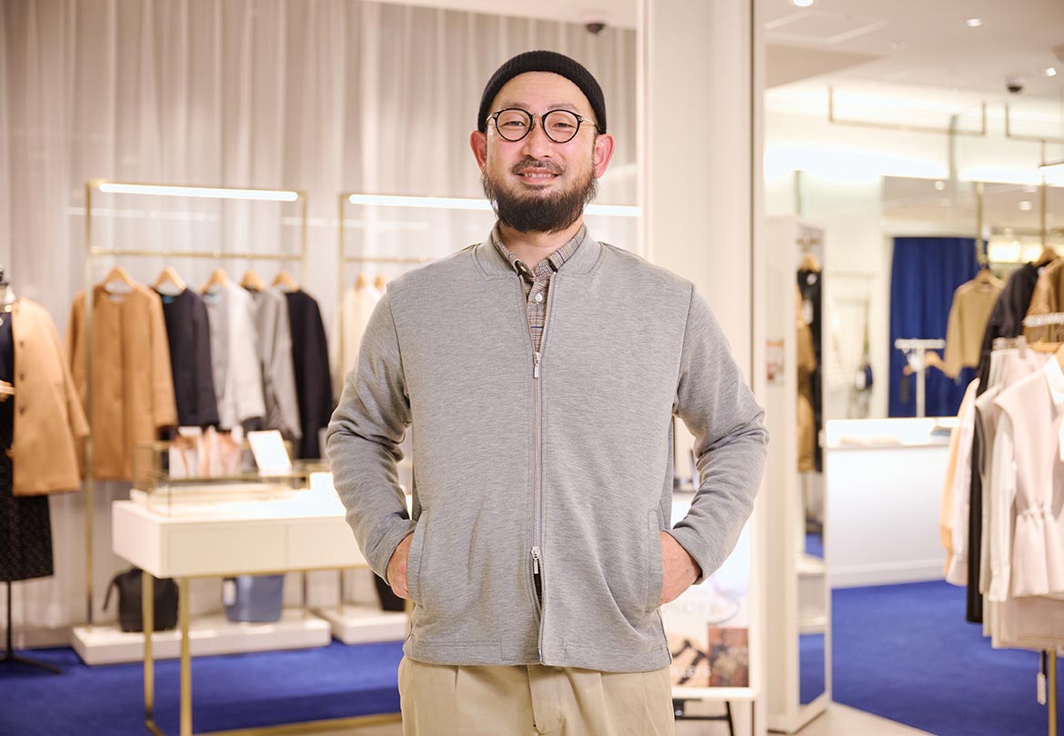 “シャツ以上、ジャケット未満”のMA-1型のブルゾン