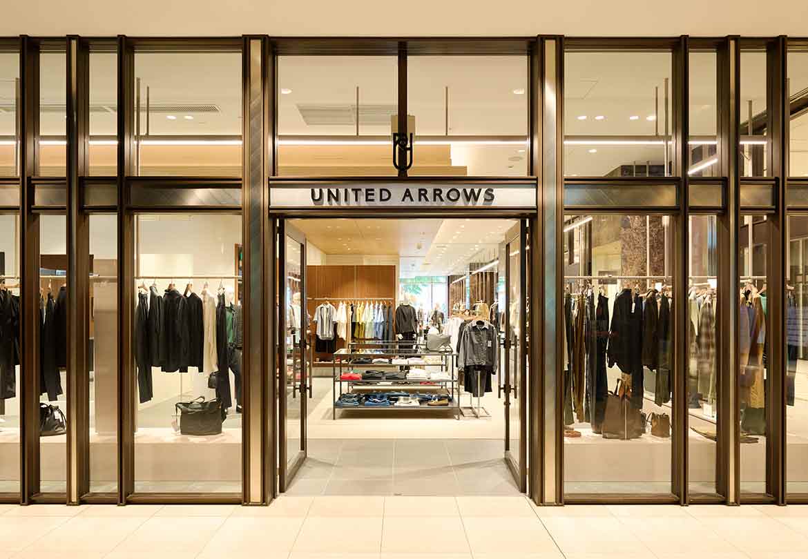 「ユナイテッドアローズ 丸の内店」とは