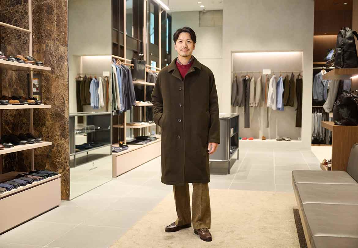 上品で落ち着いたカラーのコーディネート