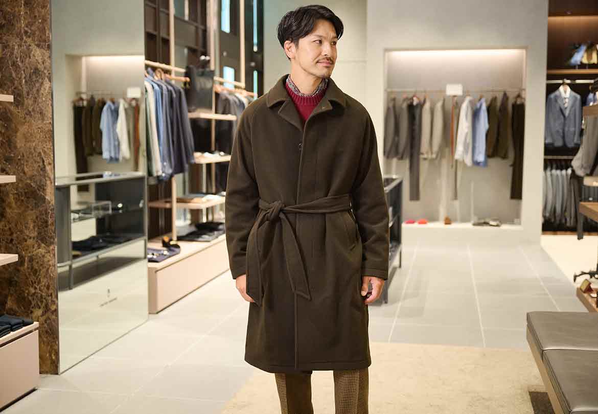 ベルトを縛るとクラシックな印象にガラリと変化