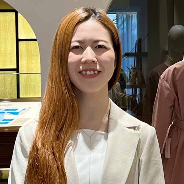 「エポカ ザ ショップ丸の内」スタッフ 今荘さん