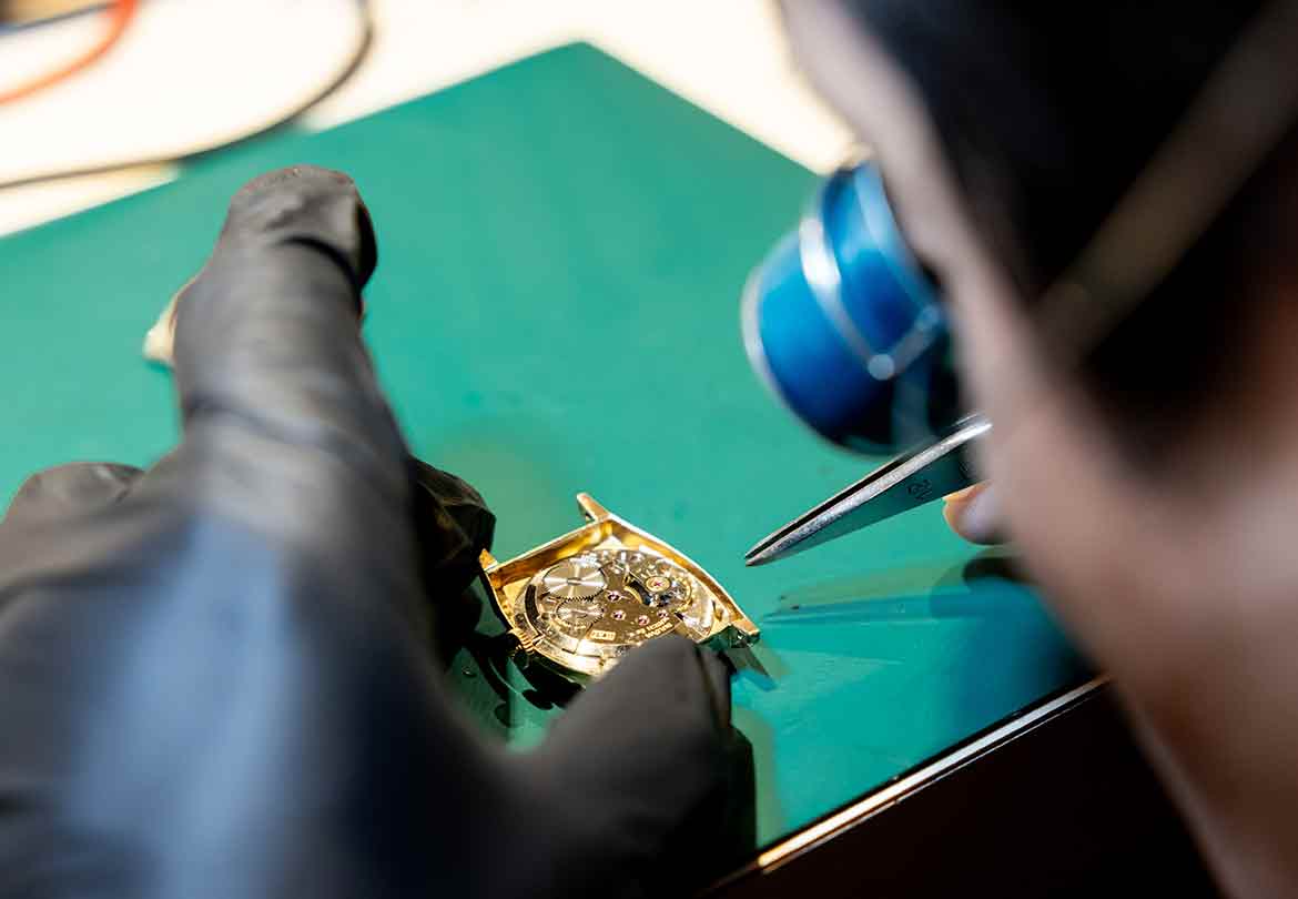 時計修理技能士の資格を持つスタッフが常駐