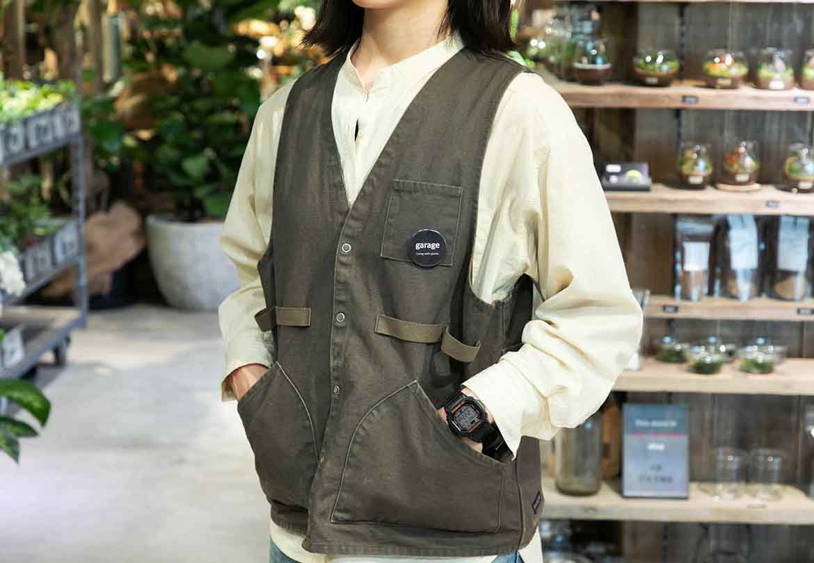 普段着でも使えるオリジナルガーデナーベスト「VEST APRON」17,600円